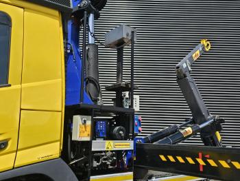 FM 420 6x2*4 / 28 tm KRAAN + HAAKARM